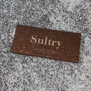 Sultry Eyeshadow Pallet BRAND NEW